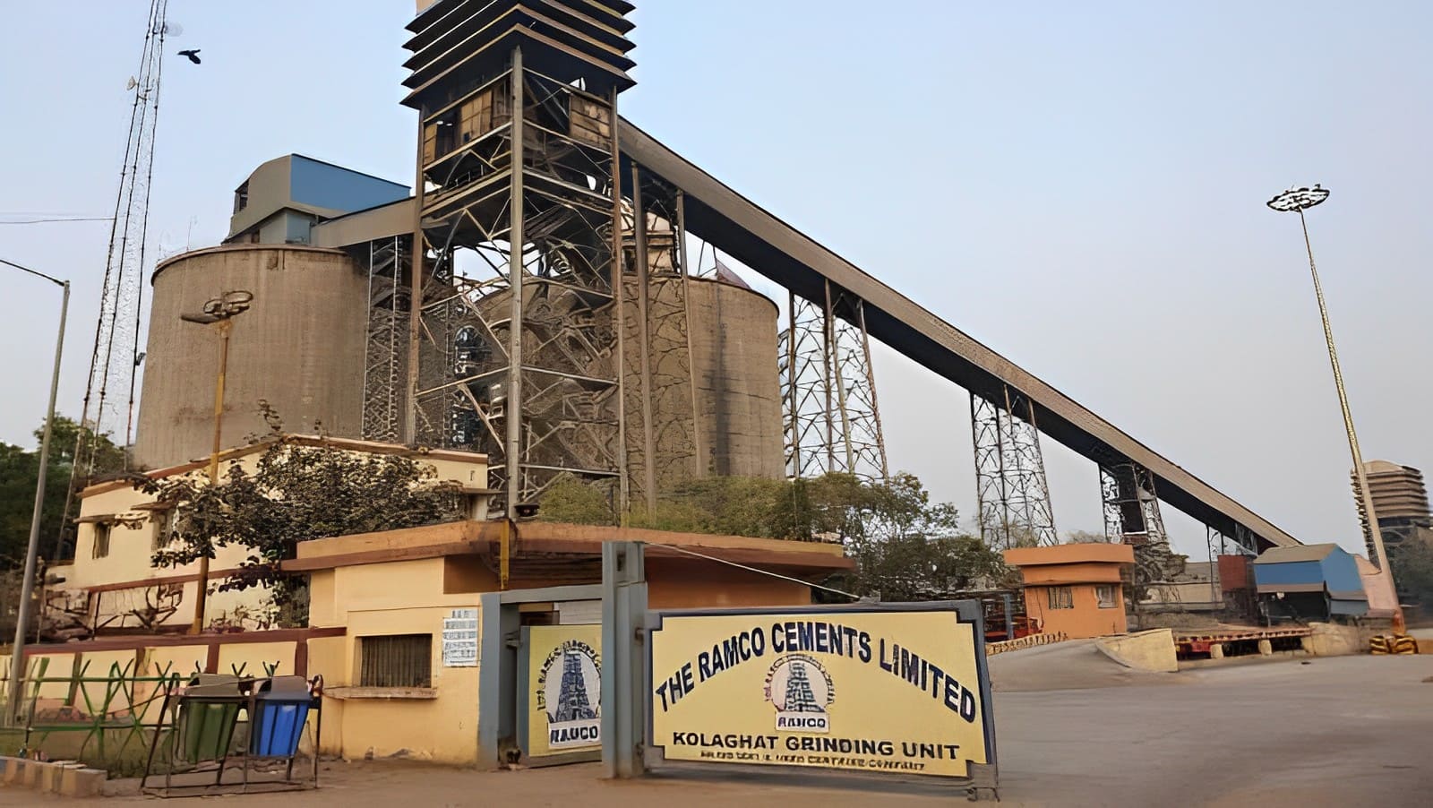 Ramco Super Grade Cement at best price in Tiruppur by A1 Steels | ID:  24972974573